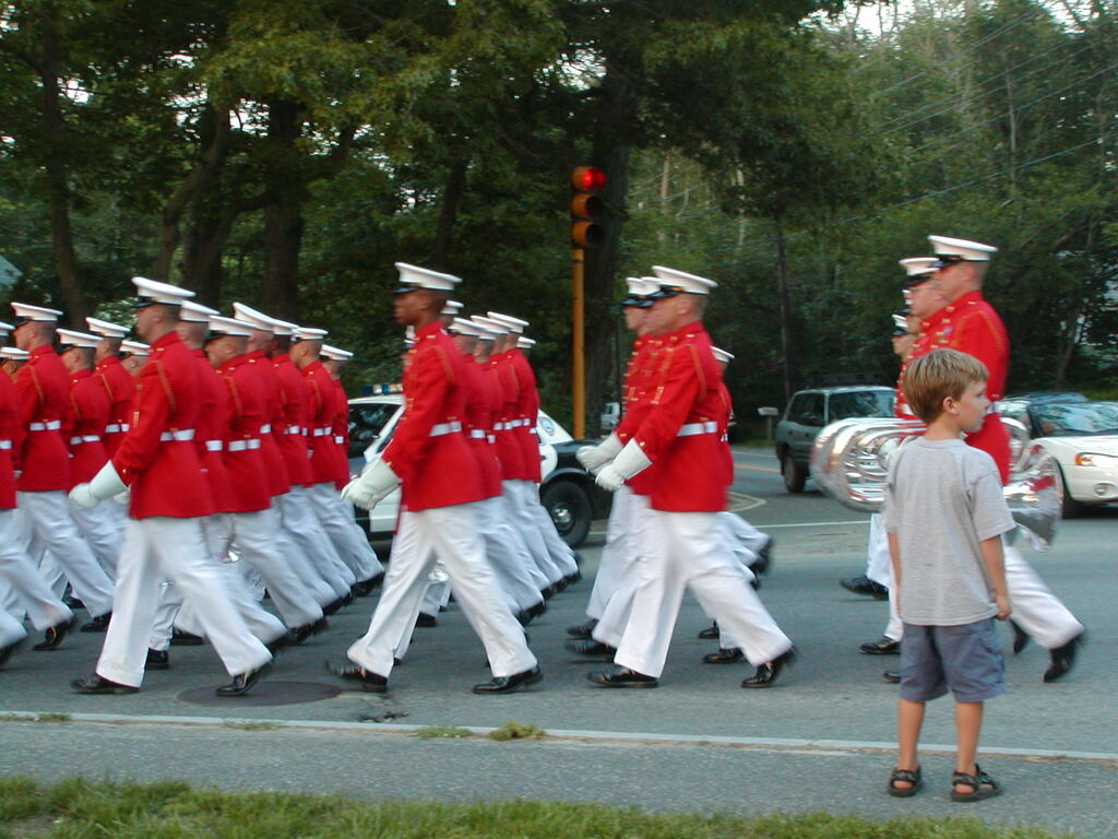 No description provided for: /2003/04-06/0625-marine-band/_4/photo73.html