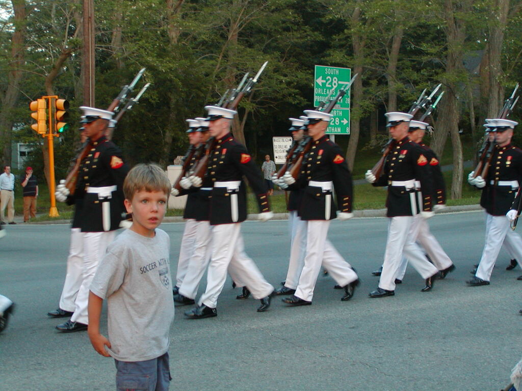 No description provided for: /2003/04-06/0625-marine-band/_4/photo74.html