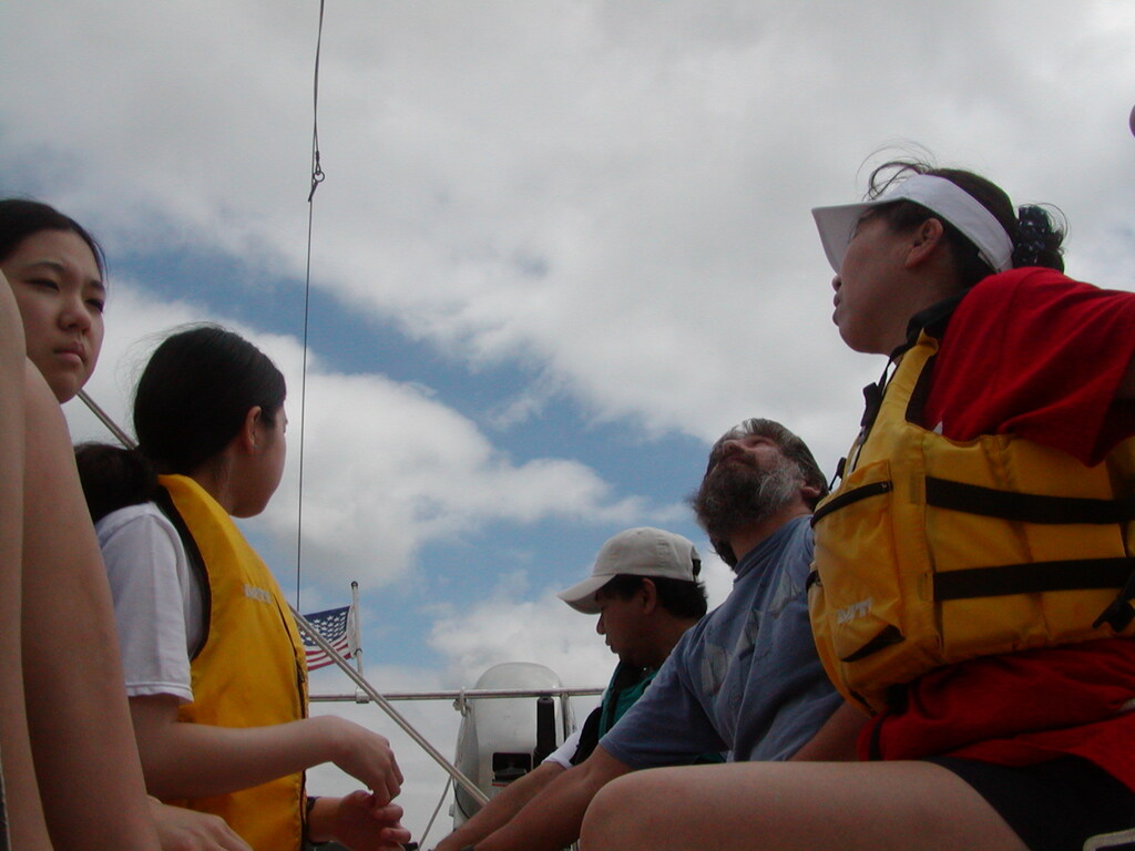 No description provided for: /2003/07-09/0704-sailing-twins/_1/photo01.html