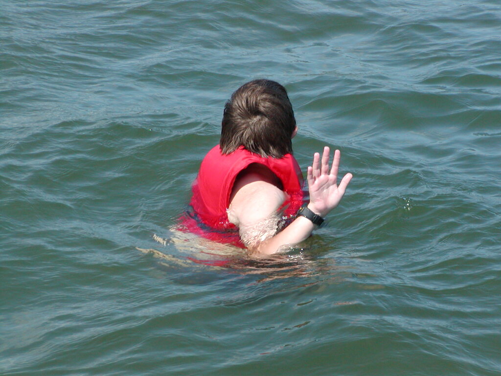 No description provided for: /2003/07-09/0704-sailing-twins/_2/photo25.html