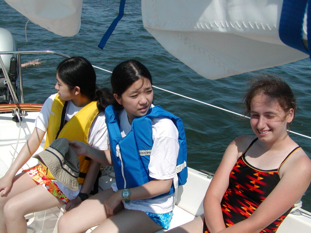 No description provided for: /2003/07-09/0704-sailing-twins/_2/photo26.html