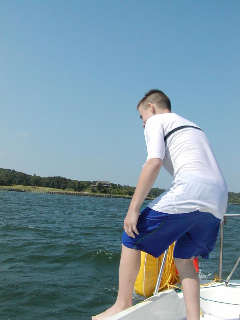 No description provided for: /2003/07-09/0713-sailing/photo03.html