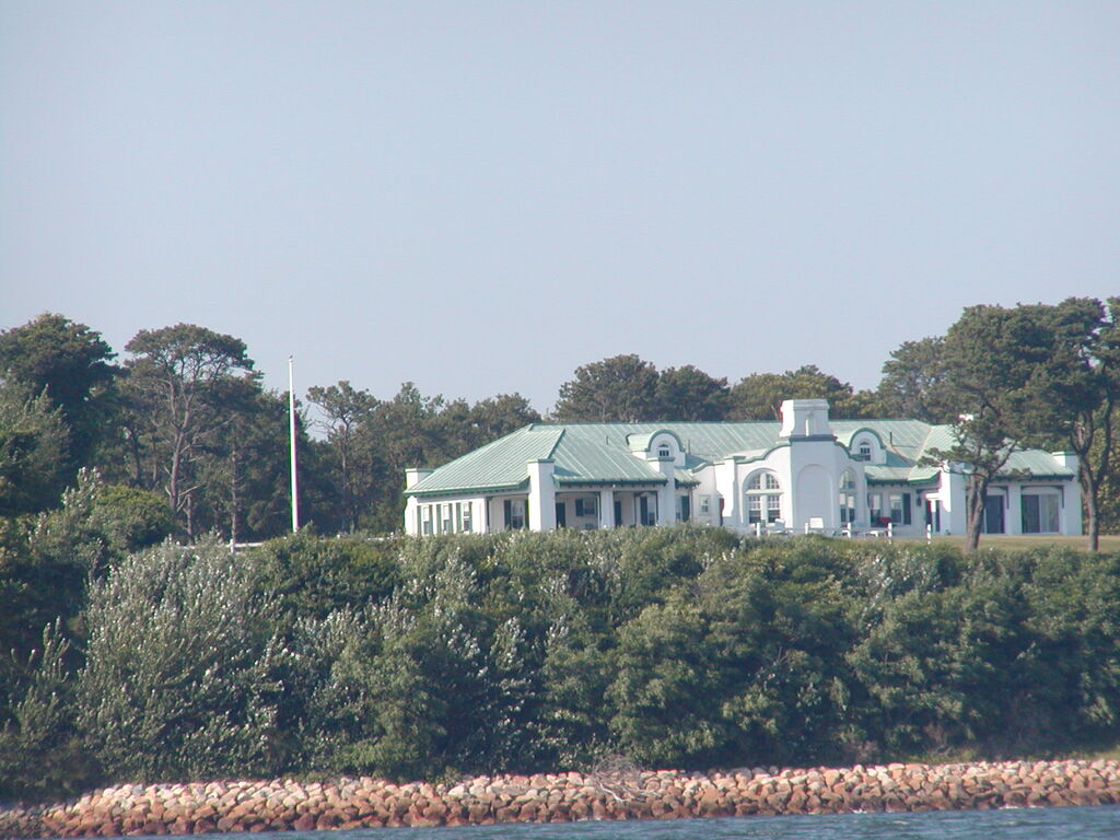 No description provided for: /2003/07-09/0713-sailing/photo17.html