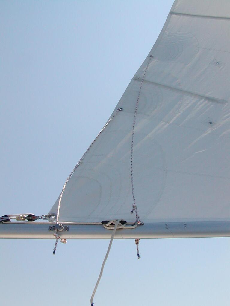 No description provided for: /2003/07-09/0718-reef-points/photo03.html