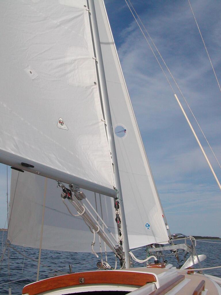 No description provided for: /2003/07-09/0730-boat-work/photo02.html