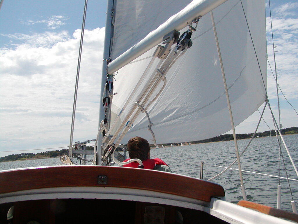 No description provided for: /2003/07-09/0731-sail-ian/photo02.html