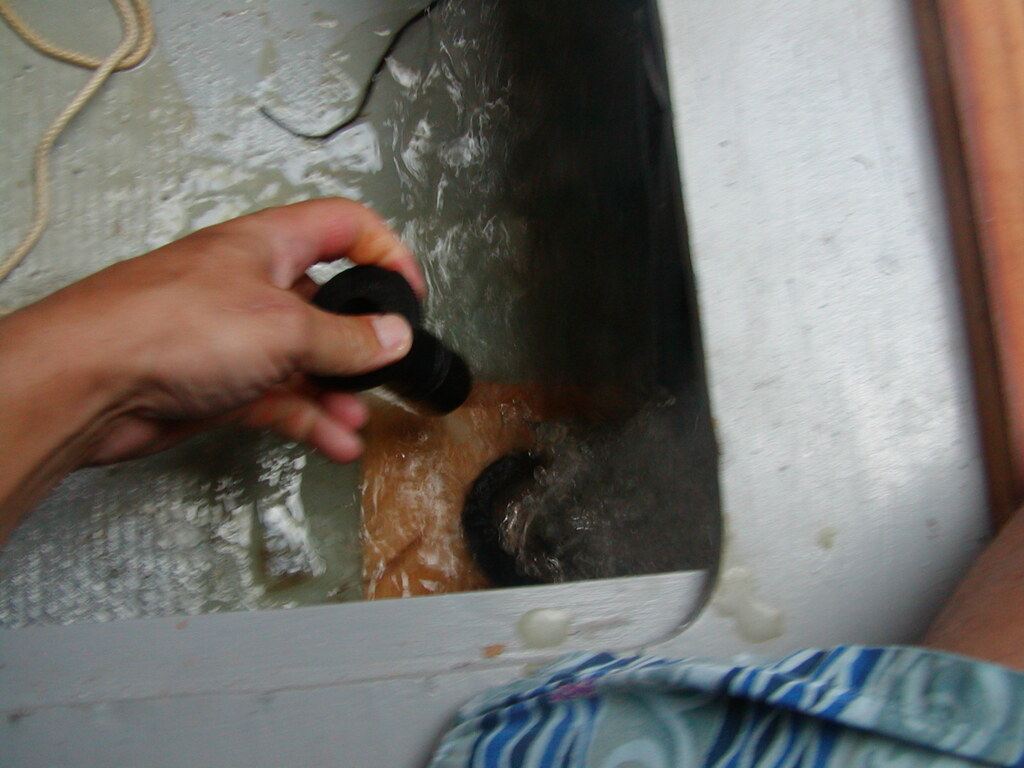 No description provided for: /2003/07-09/0809-sailing+fishing/photo06.html