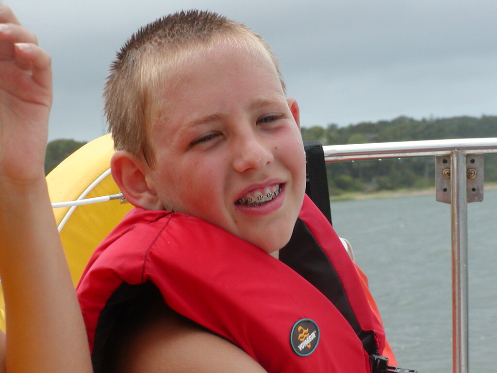 No description provided for: /2003/07-09/0810-sail-kaufmans/photo11.html