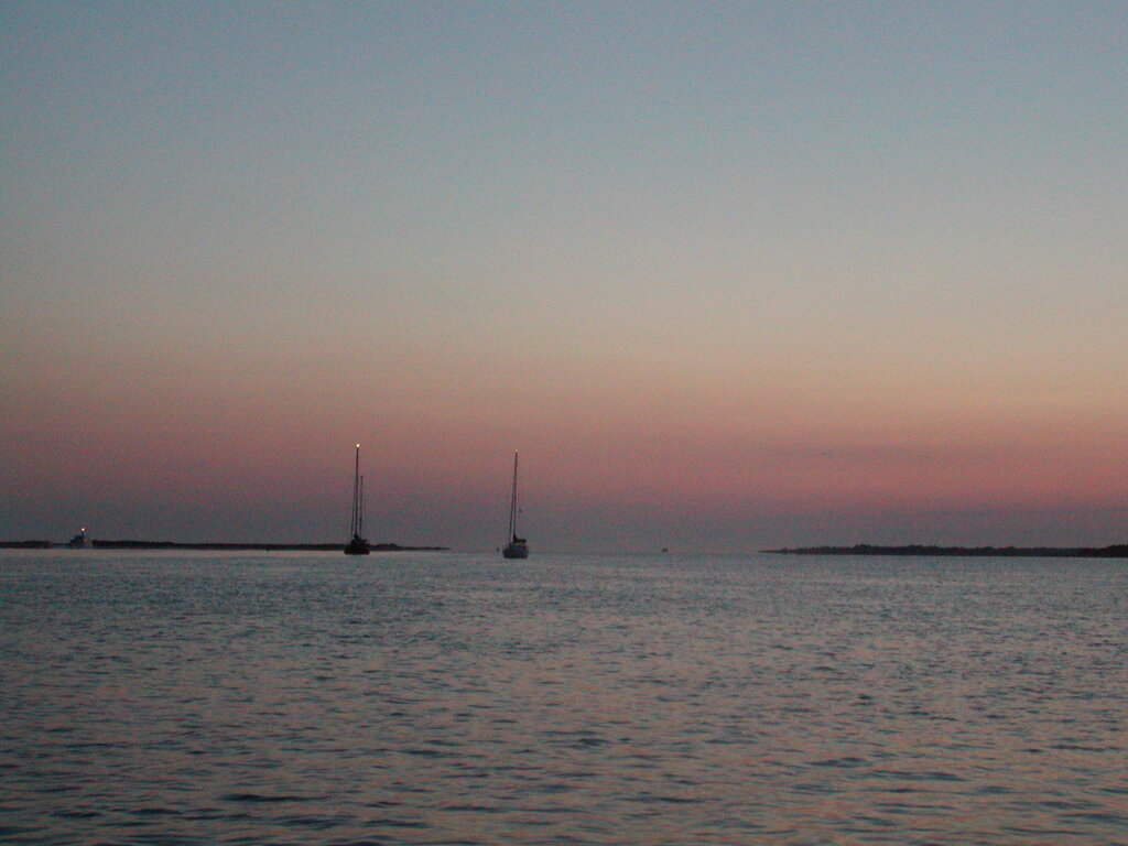 No description provided for: /2003/07-09/0819-big-sail/photo01.html