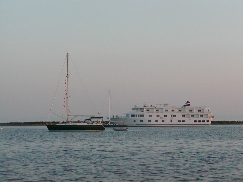 No description provided for: /2003/07-09/0819-big-sail/photo04.html