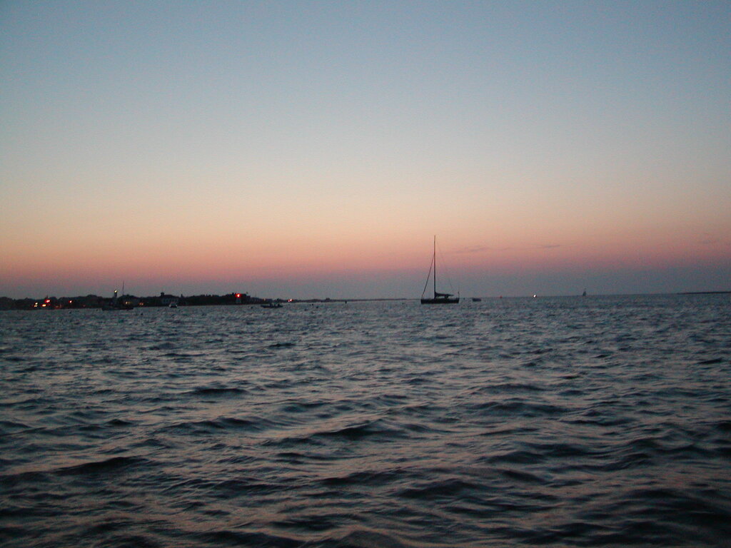 No description provided for: /2003/07-09/0819-big-sail/photo11.html