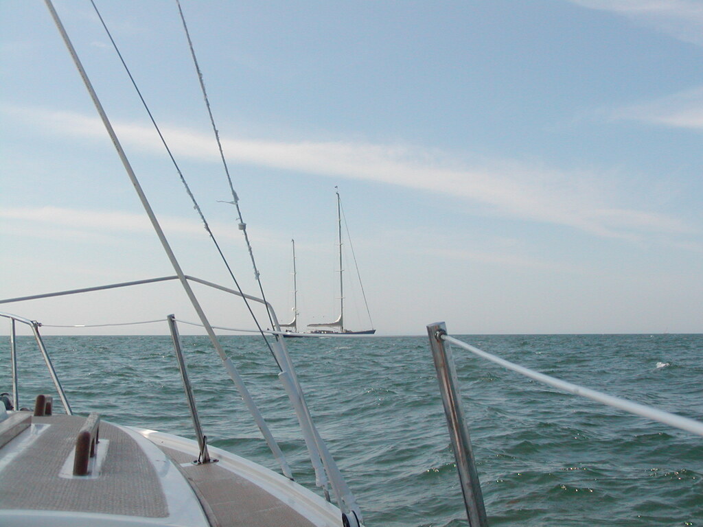 No description provided for: /2003/07-09/0820-big-sail/photo02.html