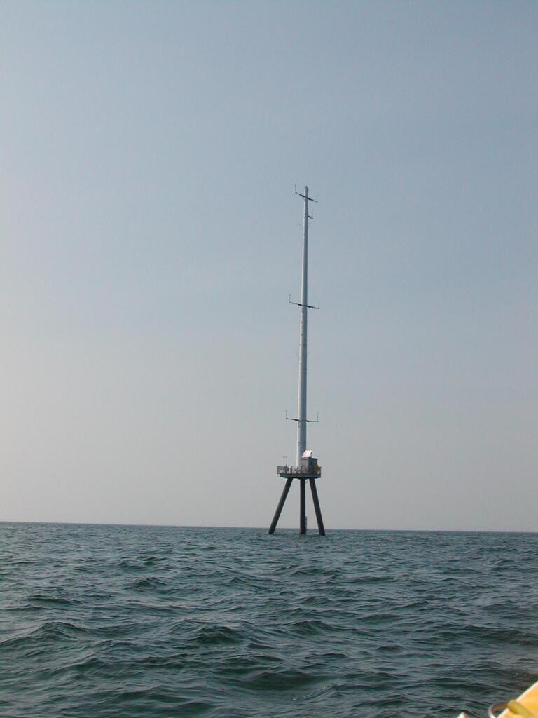 No description provided for: /2003/07-09/0820-big-sail/photo17.html