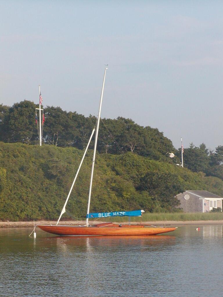 No description provided for: /2003/07-09/0821-big-sail/_1/photo03.html