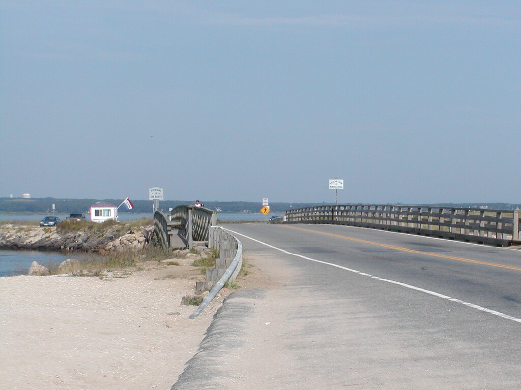 No description provided for: /2003/07-09/0821-big-sail/_1/photo10.html