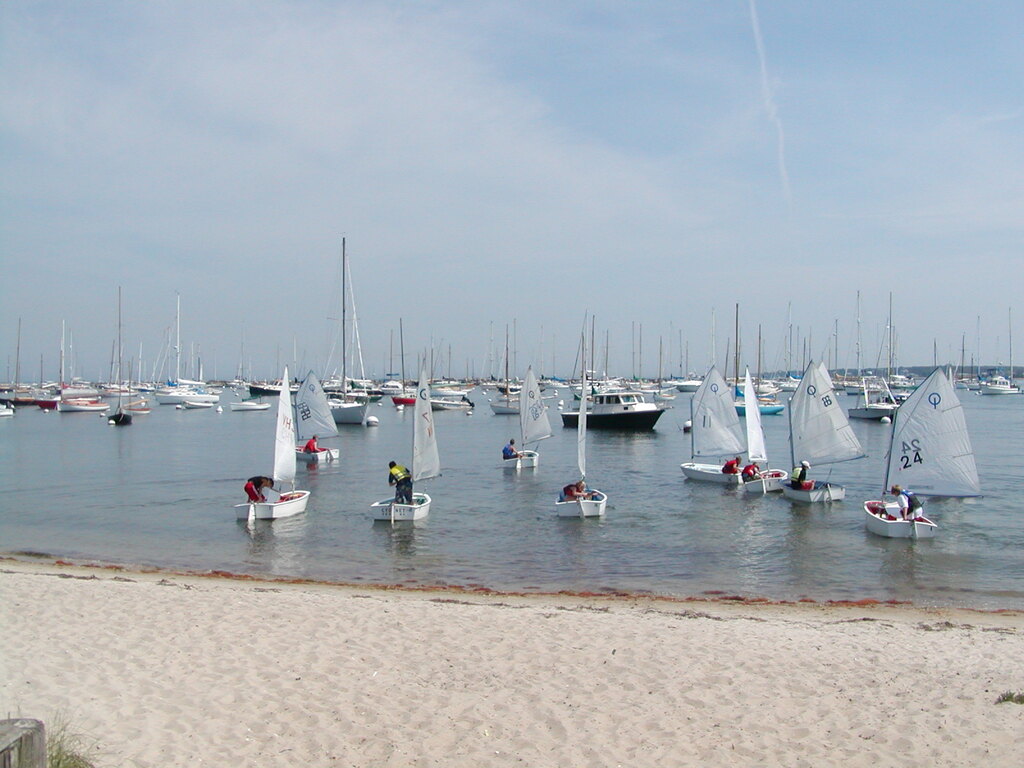 No description provided for: /2003/07-09/0821-big-sail/_2/photo25.html