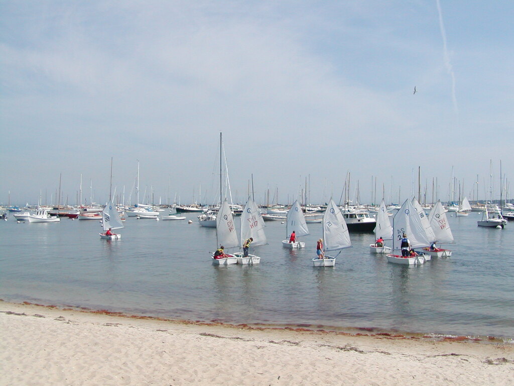 No description provided for: /2003/07-09/0821-big-sail/_2/photo26.html