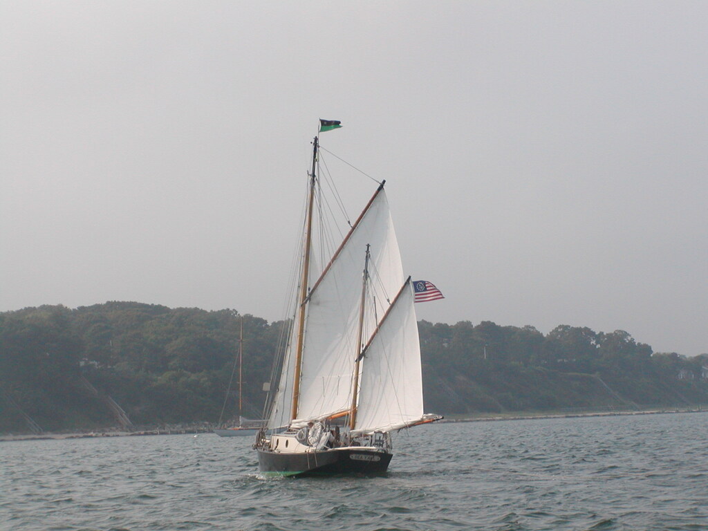 No description provided for: /2003/07-09/0822-big-sail/_2/photo28.html