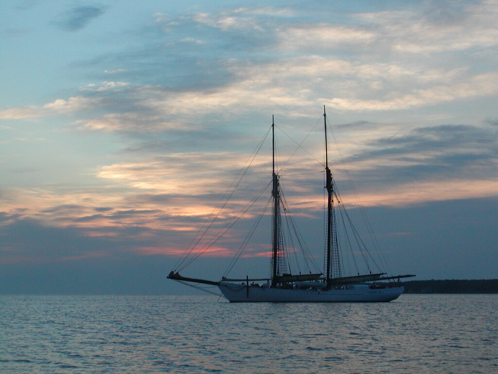 No description provided for: /2003/07-09/0823-big-sail/photo01.html