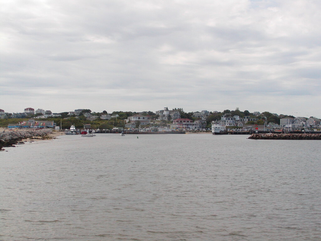 No description provided for: /2003/07-09/0825-big-sail/photo11.html