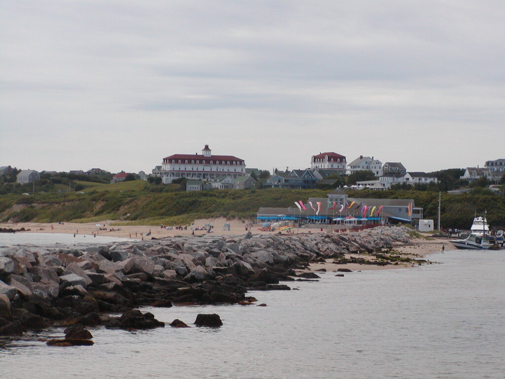 No description provided for: /2003/07-09/0825-big-sail/photo13.html