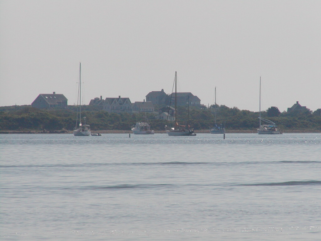 No description provided for: /2003/07-09/0826-big-sail/_2/photo25.html