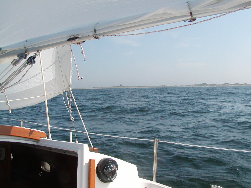 No description provided for: /2003/07-09/0827-big-sail/photo01.html