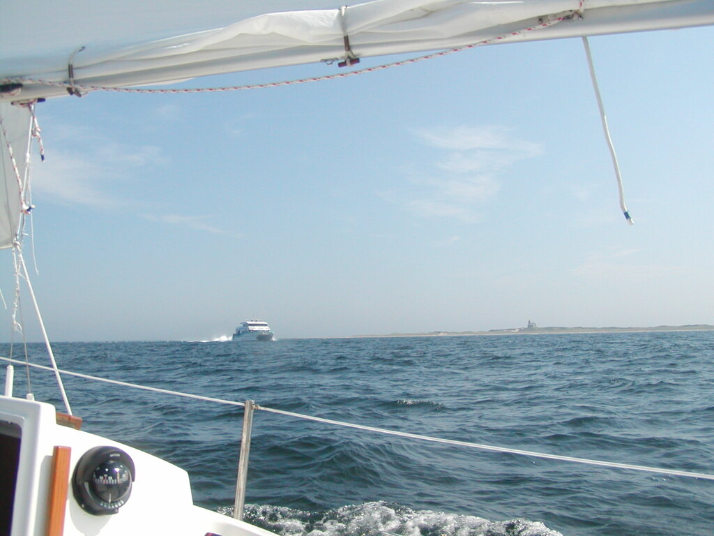 No description provided for: /2003/07-09/0827-big-sail/photo02.html