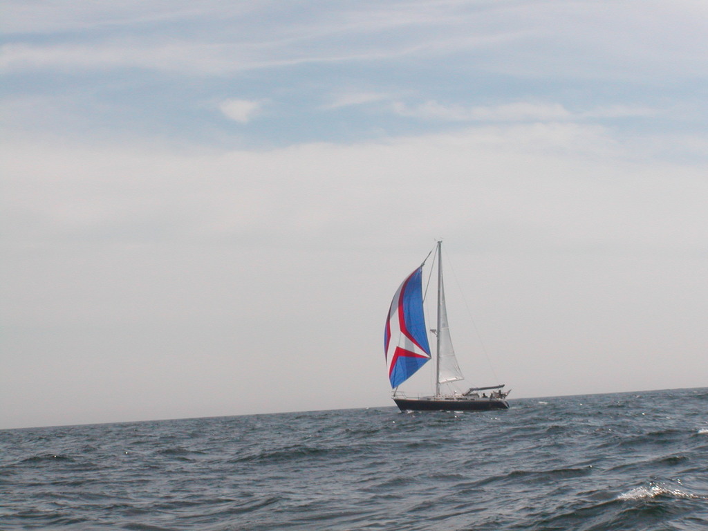 No description provided for: /2003/07-09/0827-big-sail/photo12.html