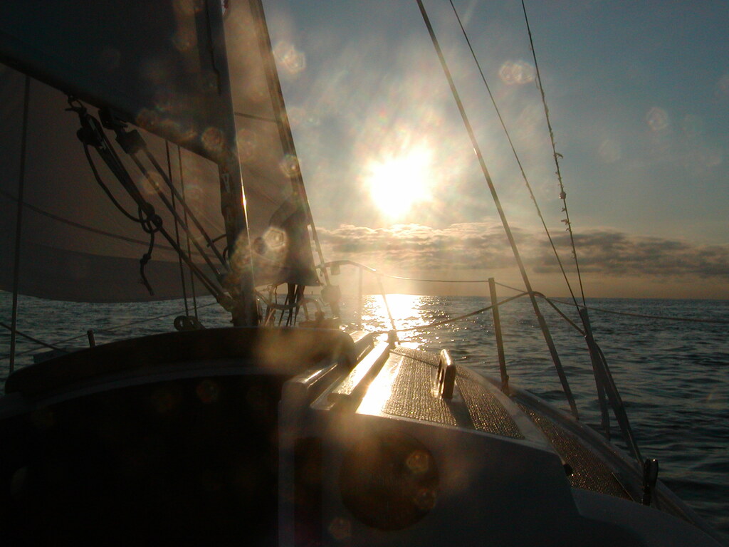 No description provided for: /2003/07-09/0829-big-sail/photo01.html