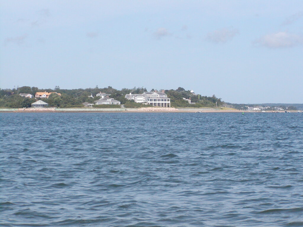 No description provided for: /2003/07-09/0829-big-sail/photo07.html