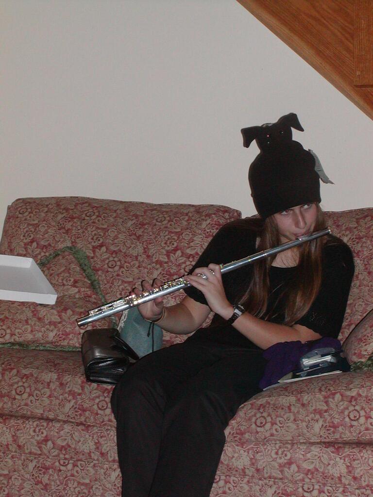 No description provided for: /2003/10-12/1122-erin-funny-hat/photo02.html