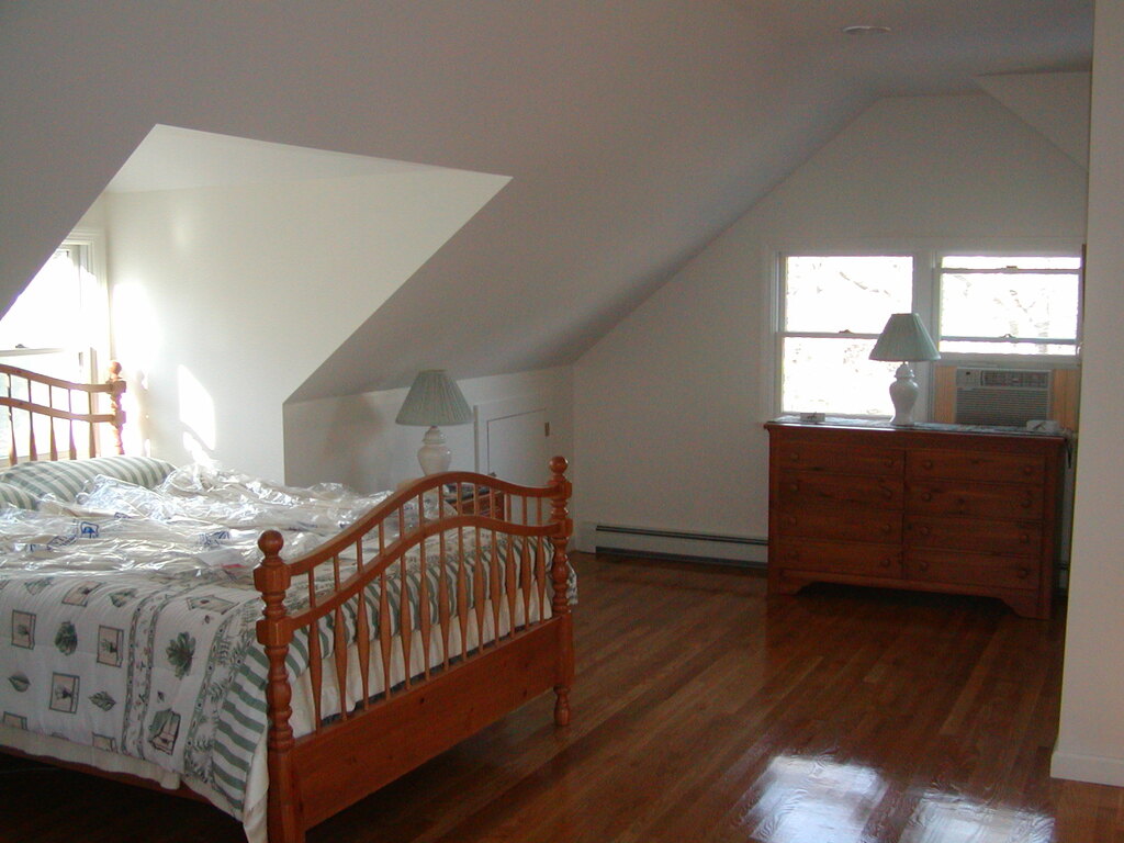 No description provided for: /2003/10-12/1202-cape-house/photo02.html