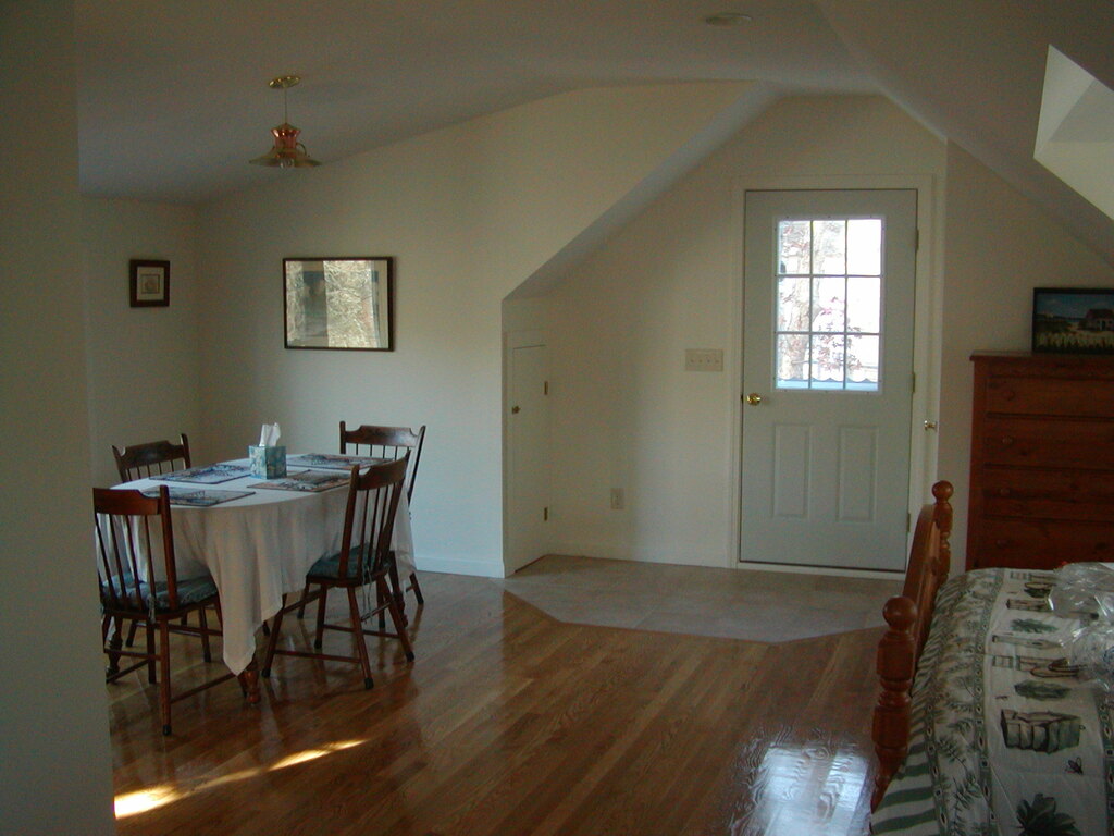 No description provided for: /2003/10-12/1202-cape-house/photo03.html