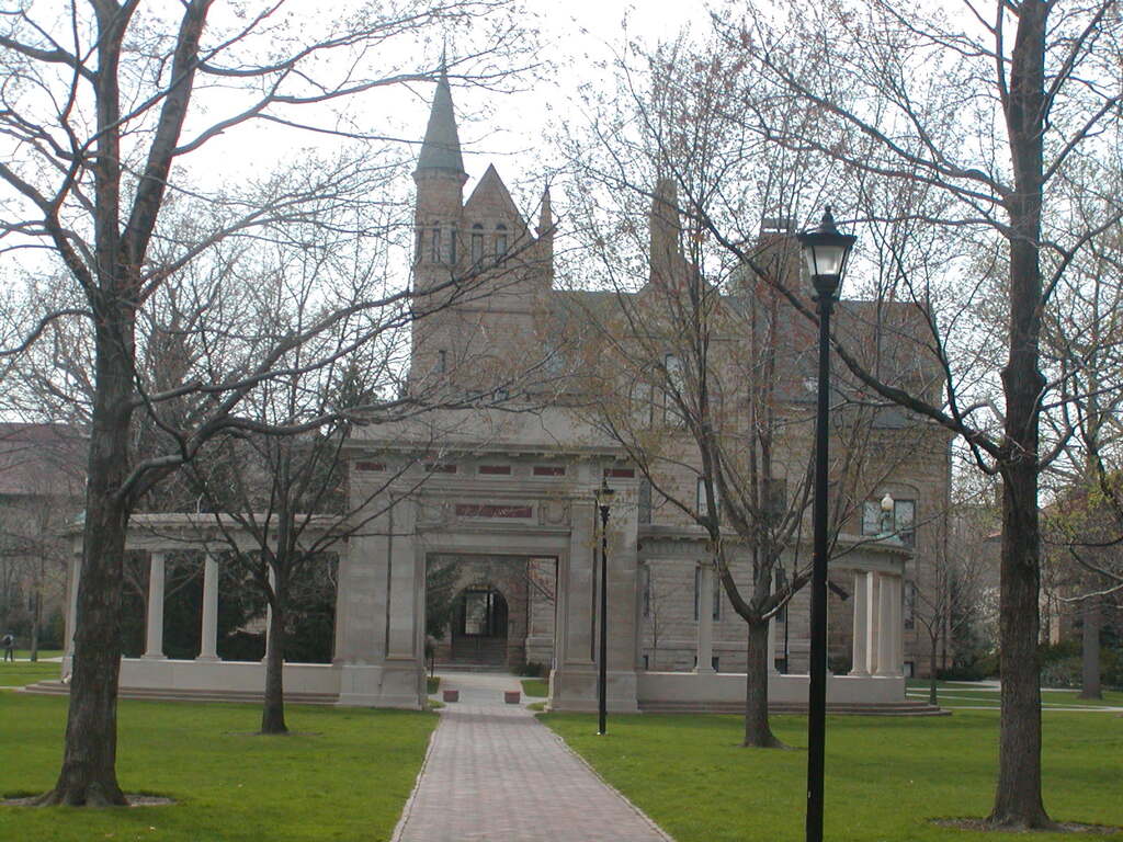 No description provided for: /2004/04-06/0419-oberlin/photo07.html