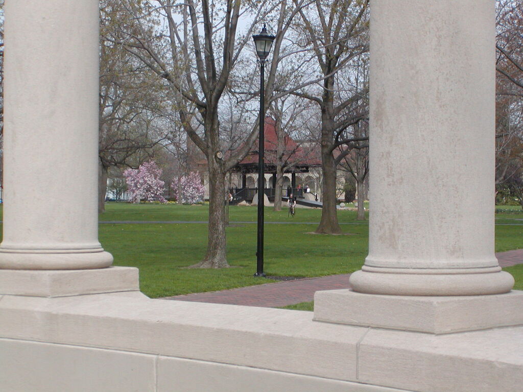 No description provided for: /2004/04-06/0419-oberlin/photo11.html