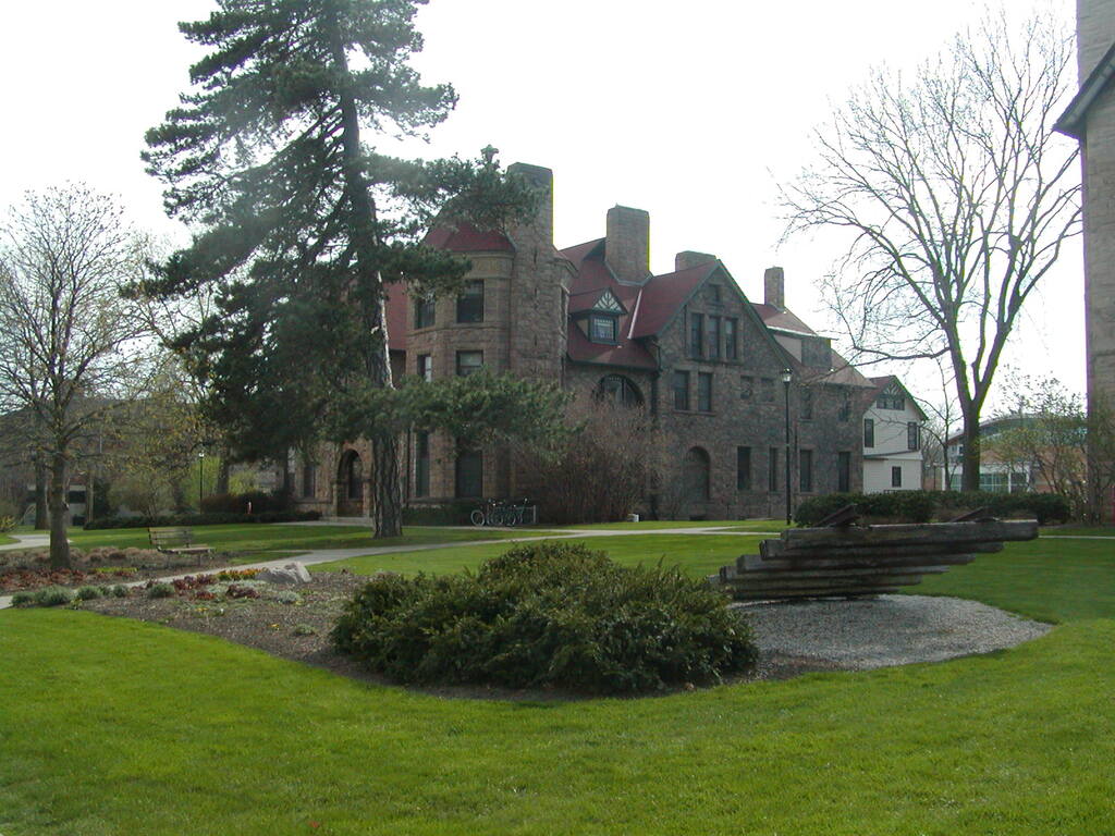 No description provided for: /2004/04-06/0419-oberlin/photo17.html