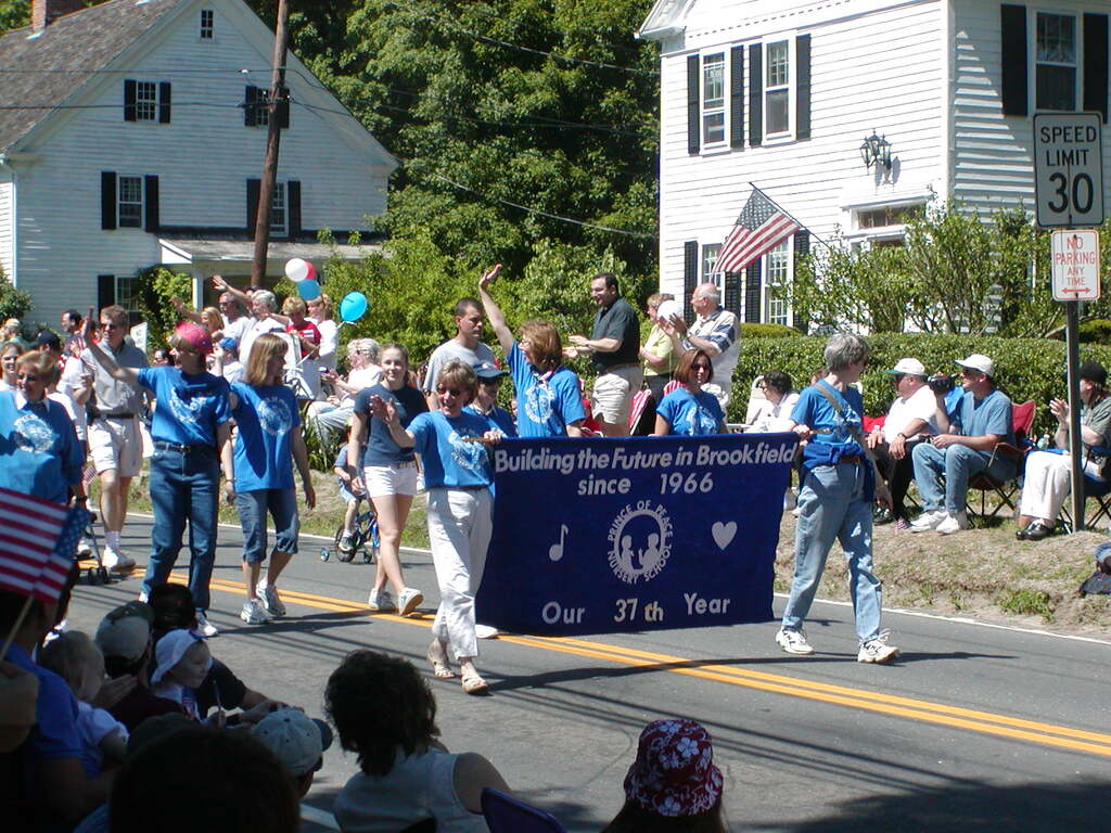 No description provided for: /2004/04-06/0530-memorial-day/photo07.html