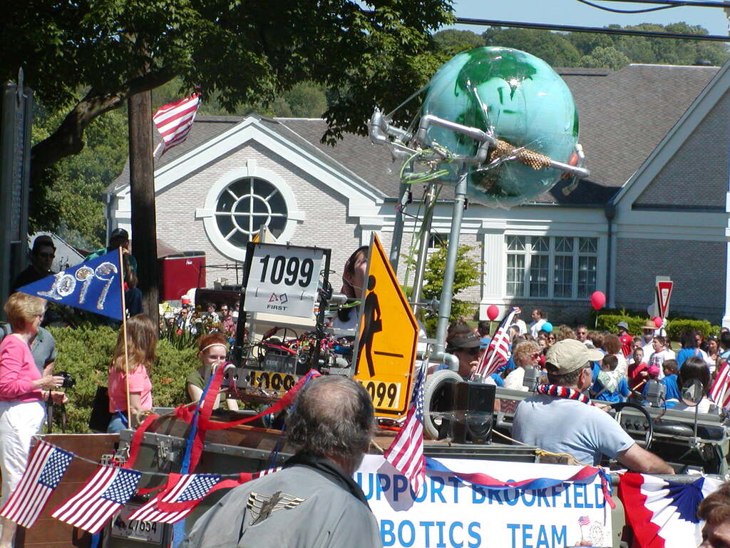 No description provided for: /2004/04-06/0530-memorial-day/photo11.html