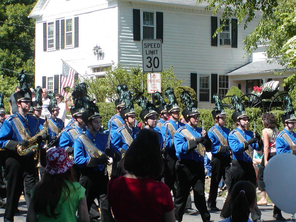 No description provided for: /2004/04-06/0530-memorial-day/photo17.html