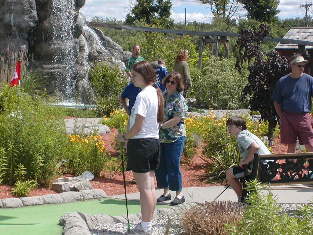 No description provided for: /2004/04-06/0620-mini-golf/photo01.html