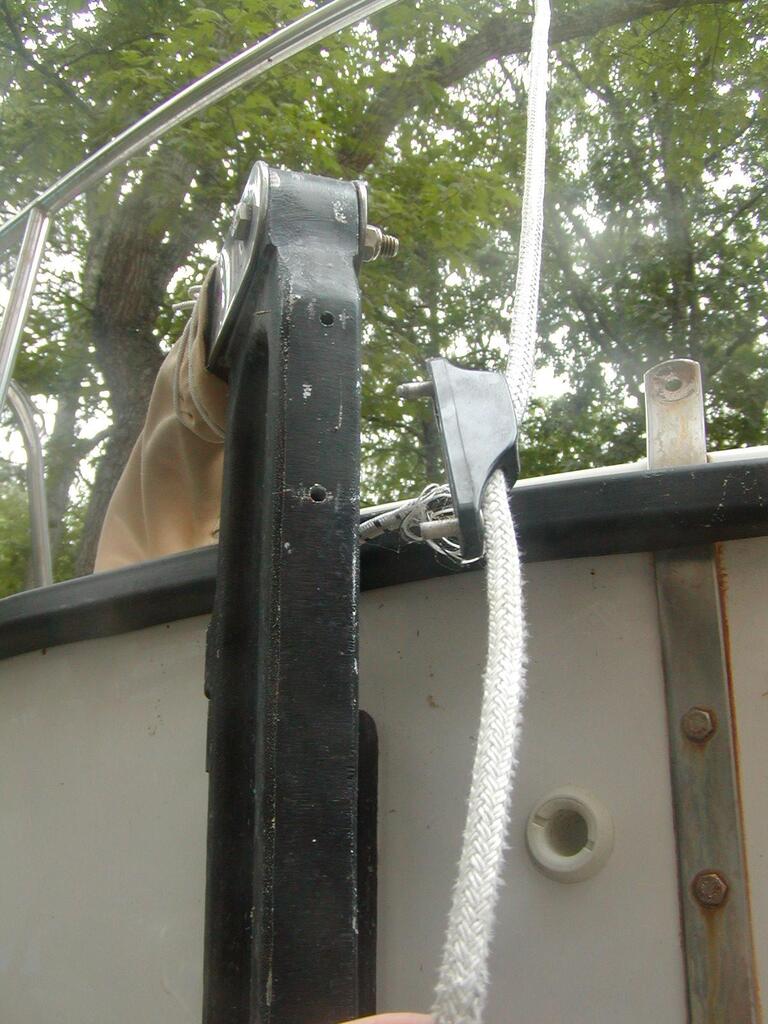 No description provided for: /2004/07-09/0803-boat-work/photo02.html