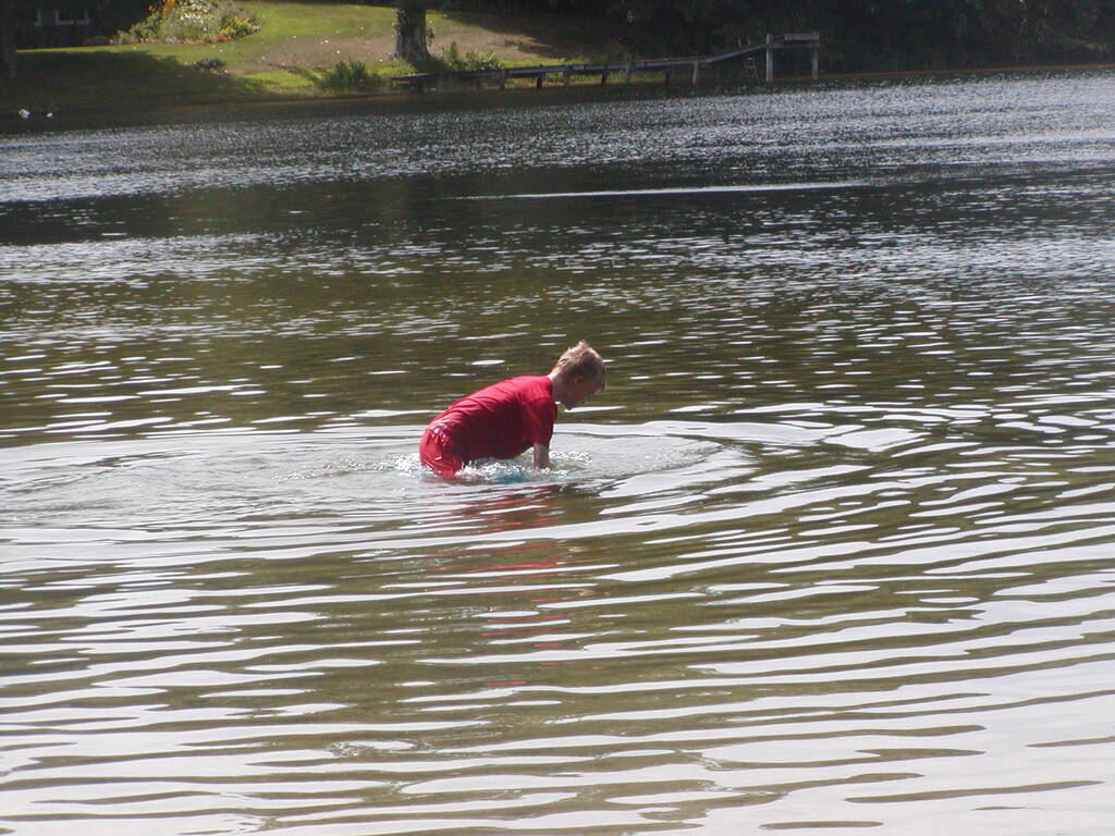 No description provided for: /2004/07-09/0812-daniel+ian/photo04.html