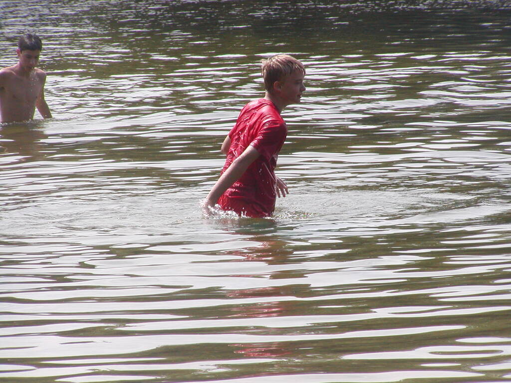 No description provided for: /2004/07-09/0812-daniel+ian/photo07.html