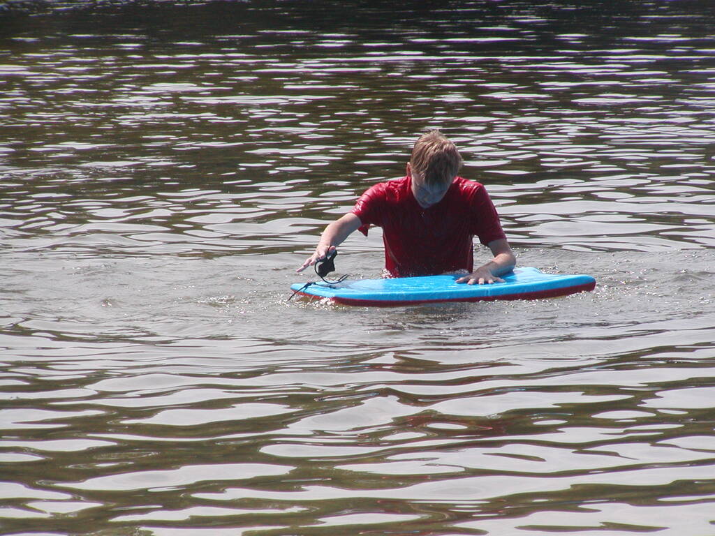 No description provided for: /2004/07-09/0812-daniel+ian/photo08.html