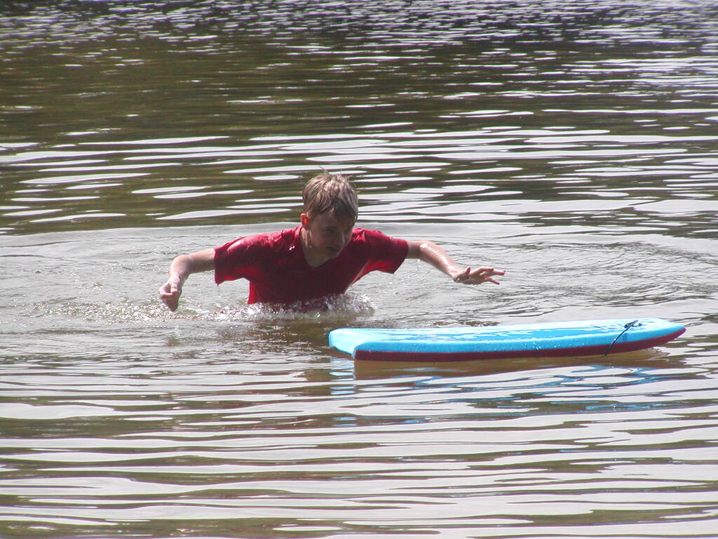 No description provided for: /2004/07-09/0812-daniel+ian/photo10.html