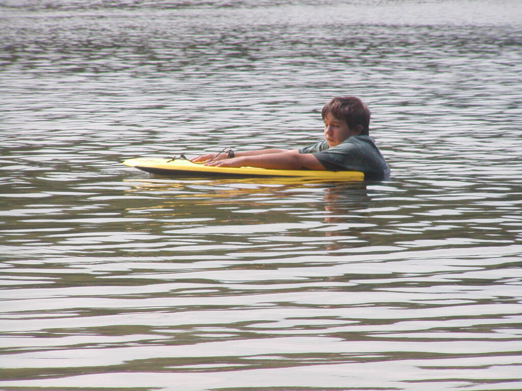 No description provided for: /2004/07-09/0812-daniel+ian/photo14.html