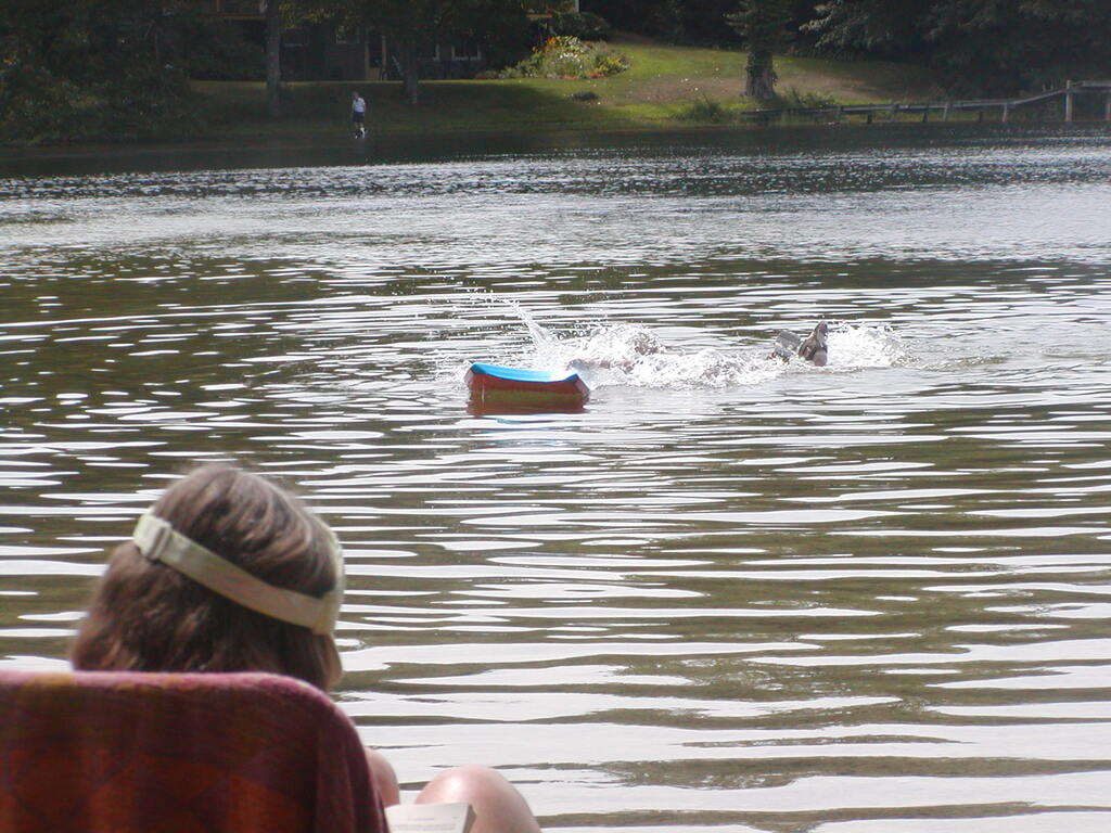 No description provided for: /2004/07-09/0812-daniel+ian/photo15.html