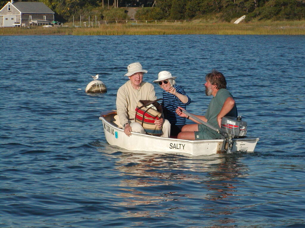 No description provided for: /2004/07-09/0922-bob+betty-seals+terns/_2/photo25.html