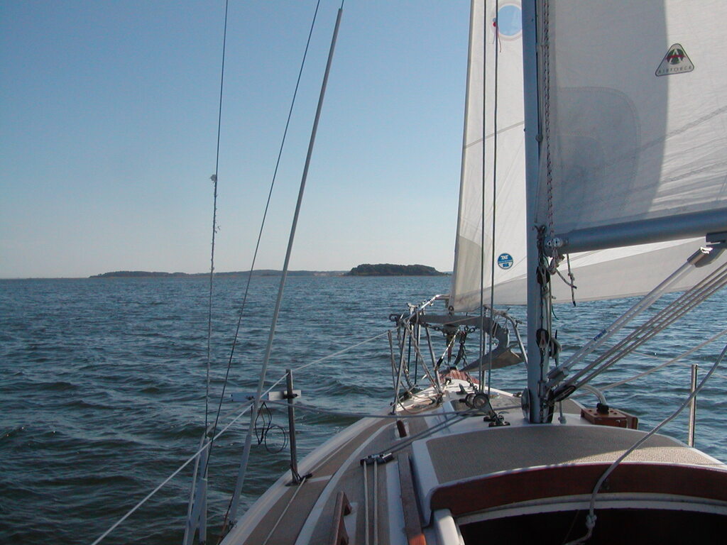 No description provided for: /2004/07-09/0926-sailing/photo01.html